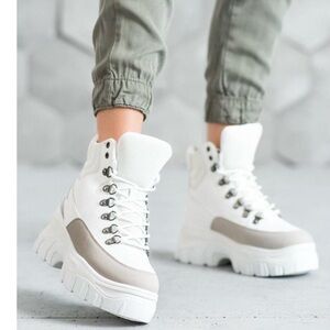 Punkrose by Skechers White leather Platform lace-up boots Womens size 6.5